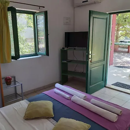 Two Peoples Place شقة بيتريتْشاني